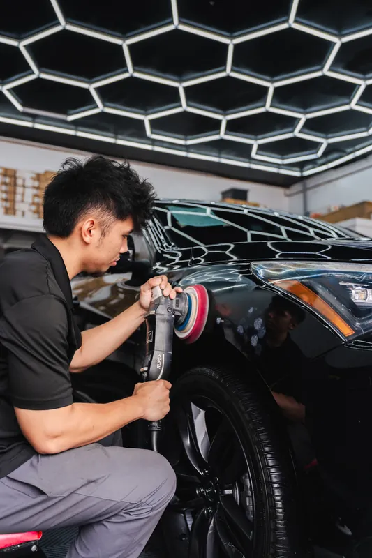 Buffing a repaired hood to a mirror finish